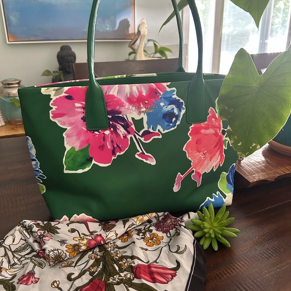 Kate Spade Green Tote with Pink and Blue Floral Design - Picture 1 of 6
